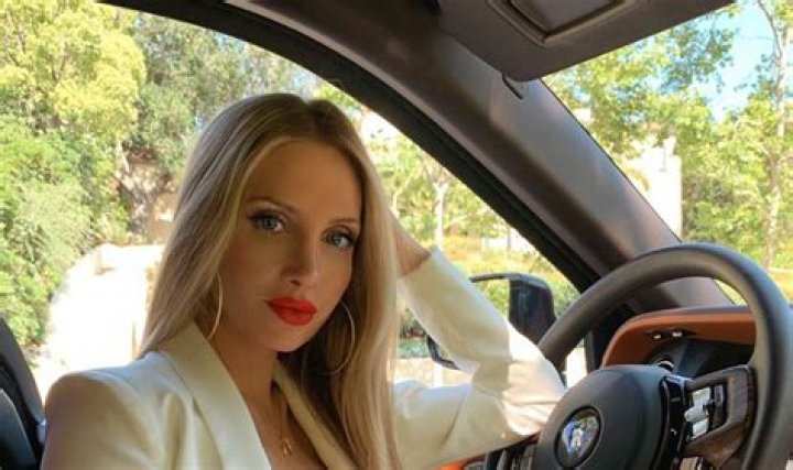 Amanda Elise Lee