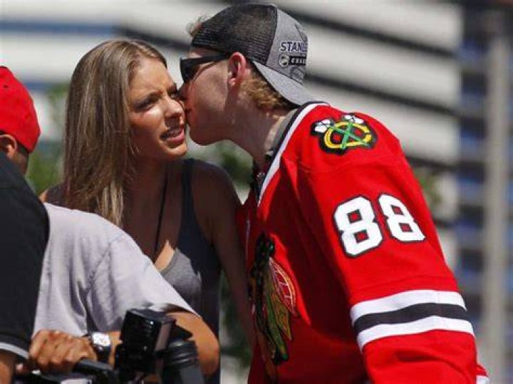 Amanda Grahovec, Patrick Kane's Girlfriend