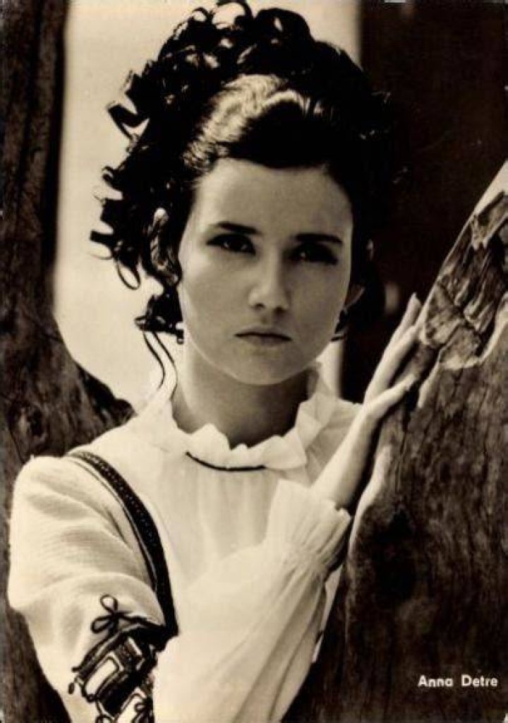 Annamaria Detre