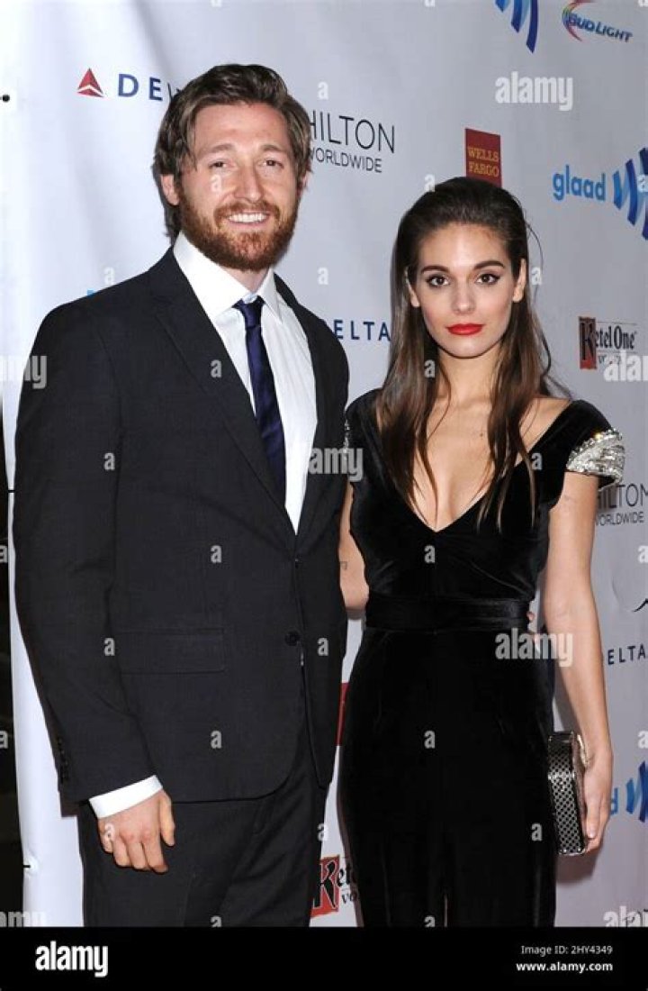 Caitlin Stasey, Lucas Neff's Girlfriend