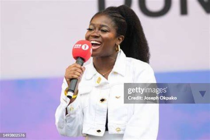 Clara Amfo