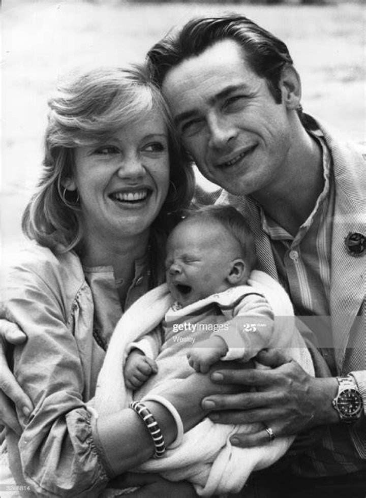  Hayley Mills Husband