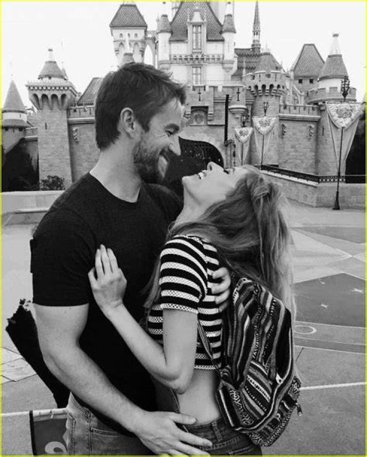 Jenny Wade, Robert Buckley's Wife