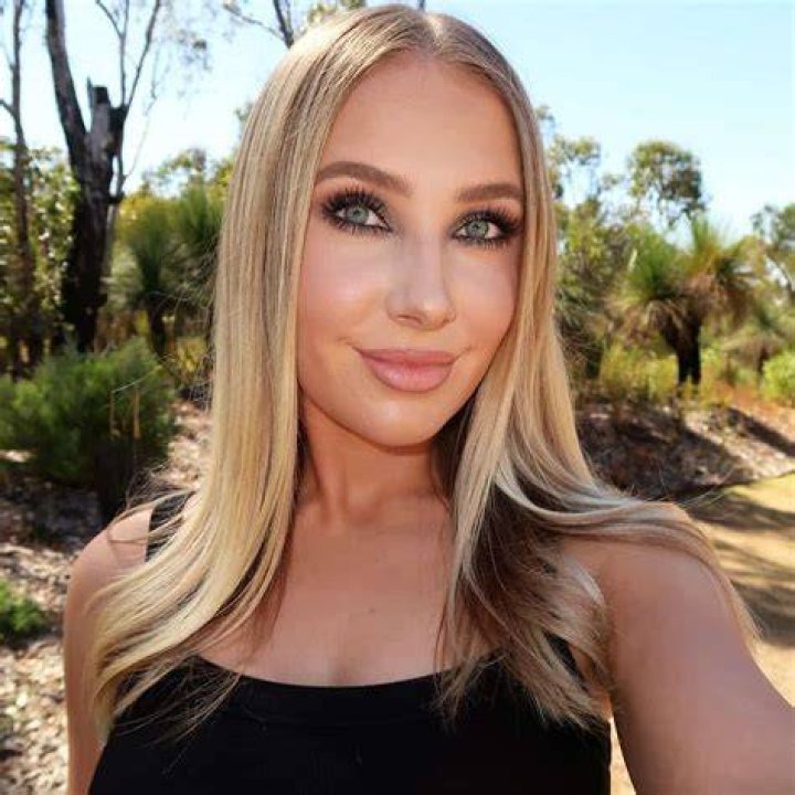 Lauren Curtis