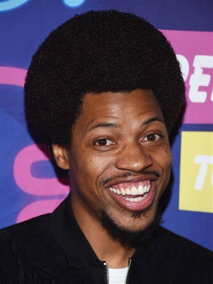 Mike E Winfield