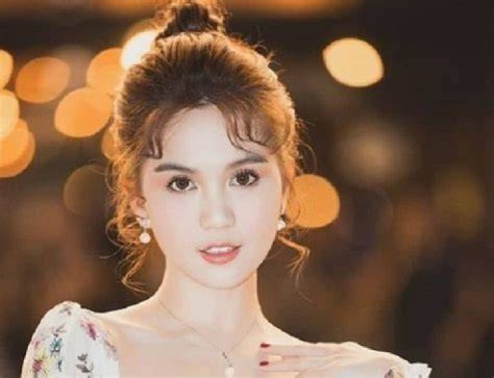 Ngoc Trinh | Bio, Age, Net Worth, Relationship, Career