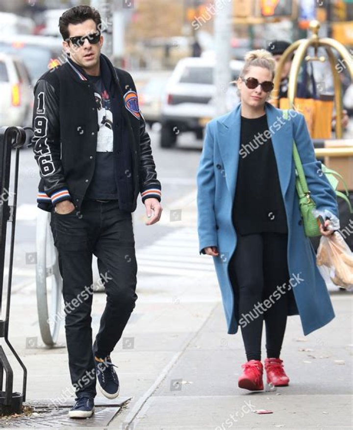 Samantha Urbani, Mark Ronson's Girlfriend