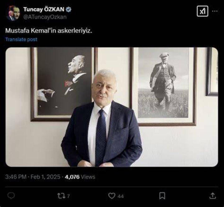 Tuncay &Ouml;zkan