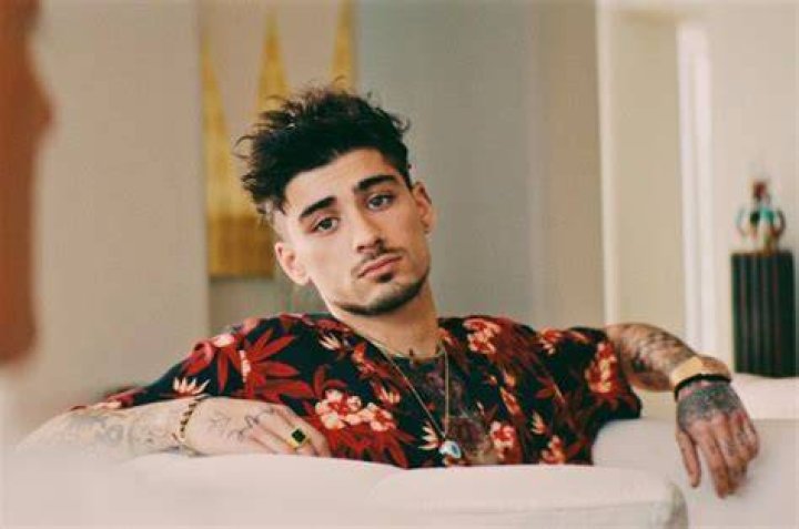 Zayn Premieres It's You on Jimmy Fallon 2