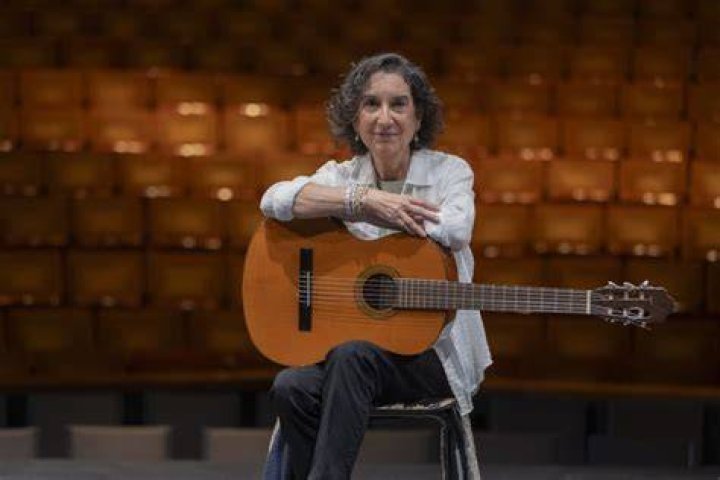 Zoraida Santiago